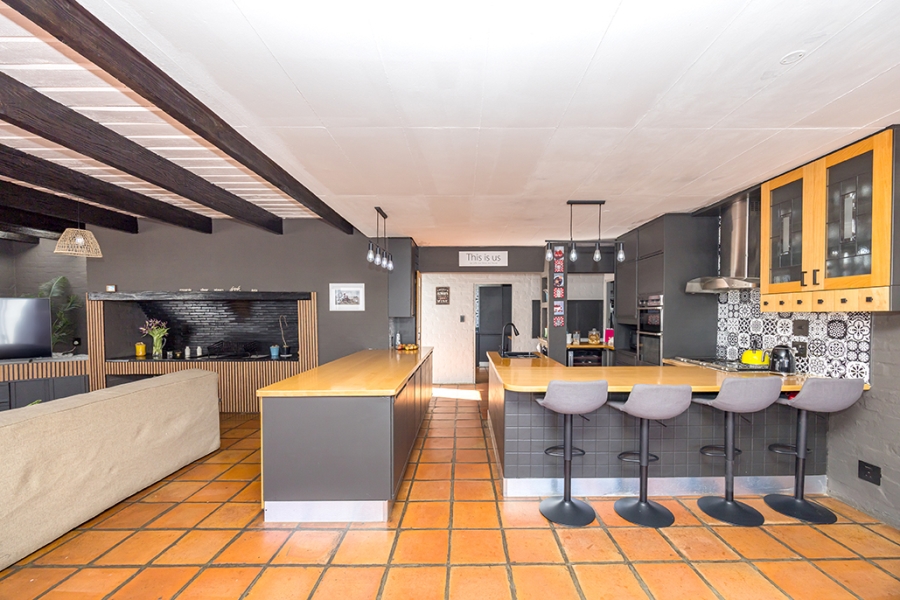 6 Bedroom Property for Sale in Brandwacht Western Cape